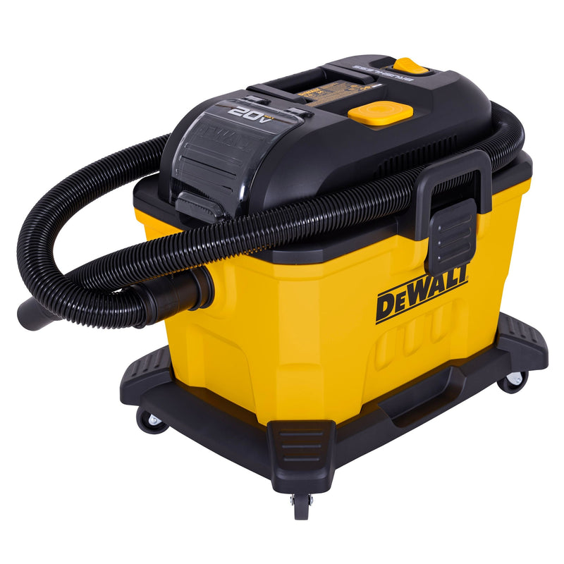 AC/DC Poly Dry/Wet Vacuum, Water-Resistant Off/ Switch, 34-L A5104